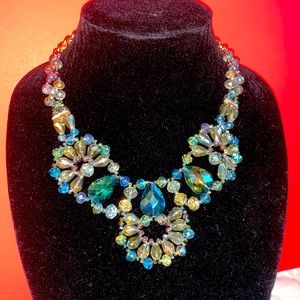 VTG UNSIGNED OVERSIZED MULTICOLORED AURORA BOREALIS STATEMENT NECKLACE PRISTINE